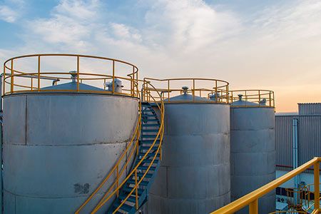 Oil falls back on Covid-19 cases spike and stock builds